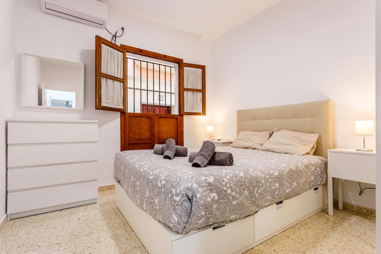 Apartamentos Sta Maria La Blanca Seville Exterior photo